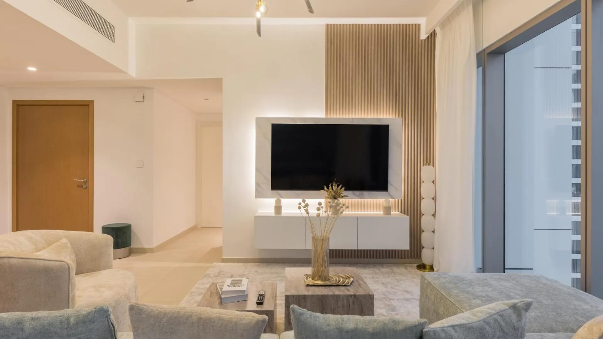 Apartmán 3Br And Maids Burj Khalifa And Fountain View For 8 Guests Dubaj